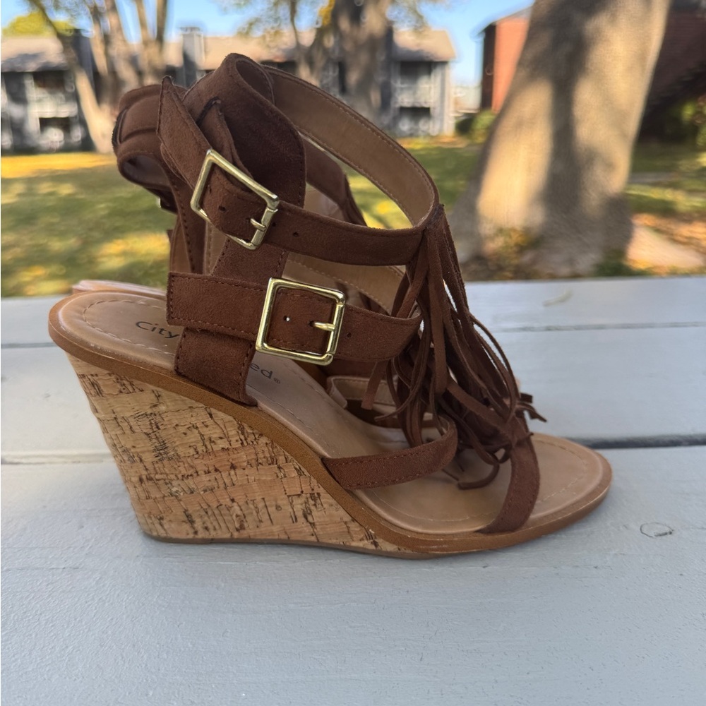 Cityclassified Brown Suede Fringe Wedge Sandals – Size 8.5 - Picture 13 of 16